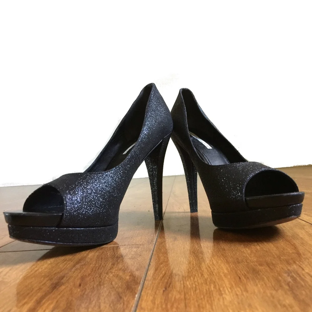 Vera Wang Selma Glitter Platform Wedding Heel Pump